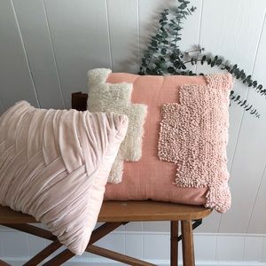2 piece pink Sherpa bohemian pillow bundle